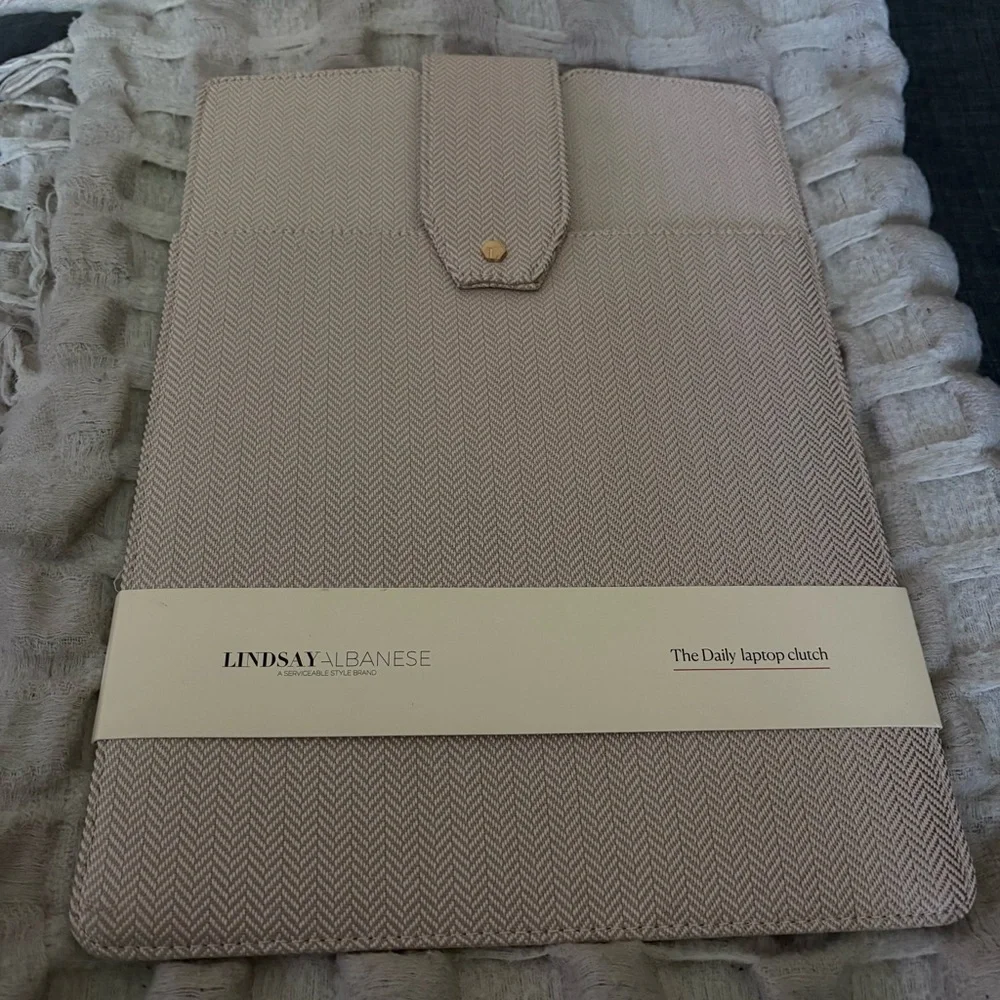 NWT Lindsay Albanese LIMITED EDITION DAILY LAPTOP CLUTCH SLEEVE HERRINGBONE